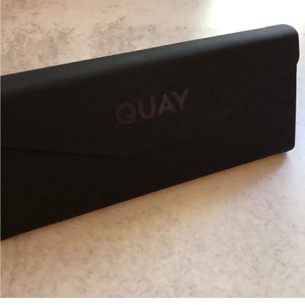 NWT Quay notorious Neutral Tort Frame / Smoke Lens Brand New in Case
